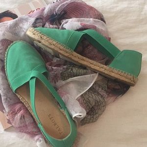 🌹 Talbots suede sandals